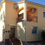 Blazi Apartment *